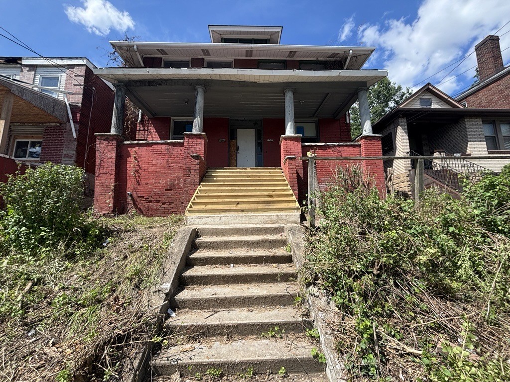 1365 Paulson Ave — photo 1