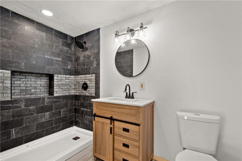 121 Paul St — photo 4