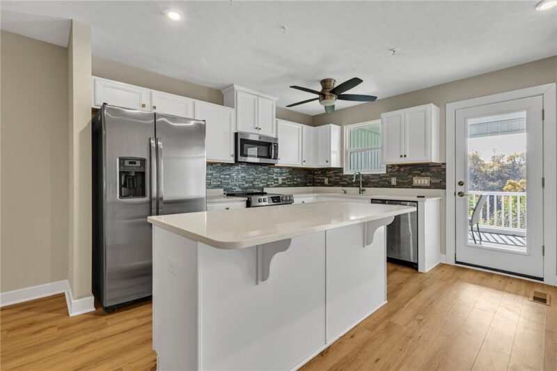 2047 Cade Drive — photo 3