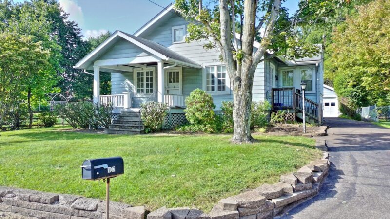 107 Grandview Ave. — photo 2