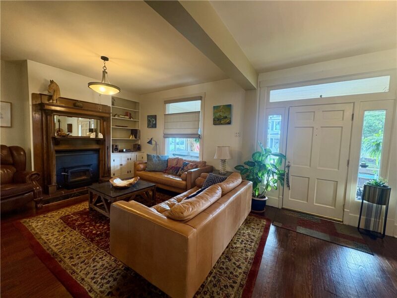 305 E Spring St — photo 8