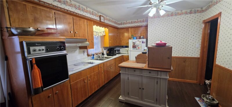2109 Warren Rd — photo 4
