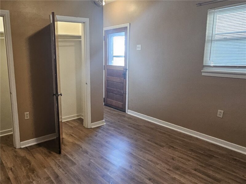 124 W Eugene St — photo 7