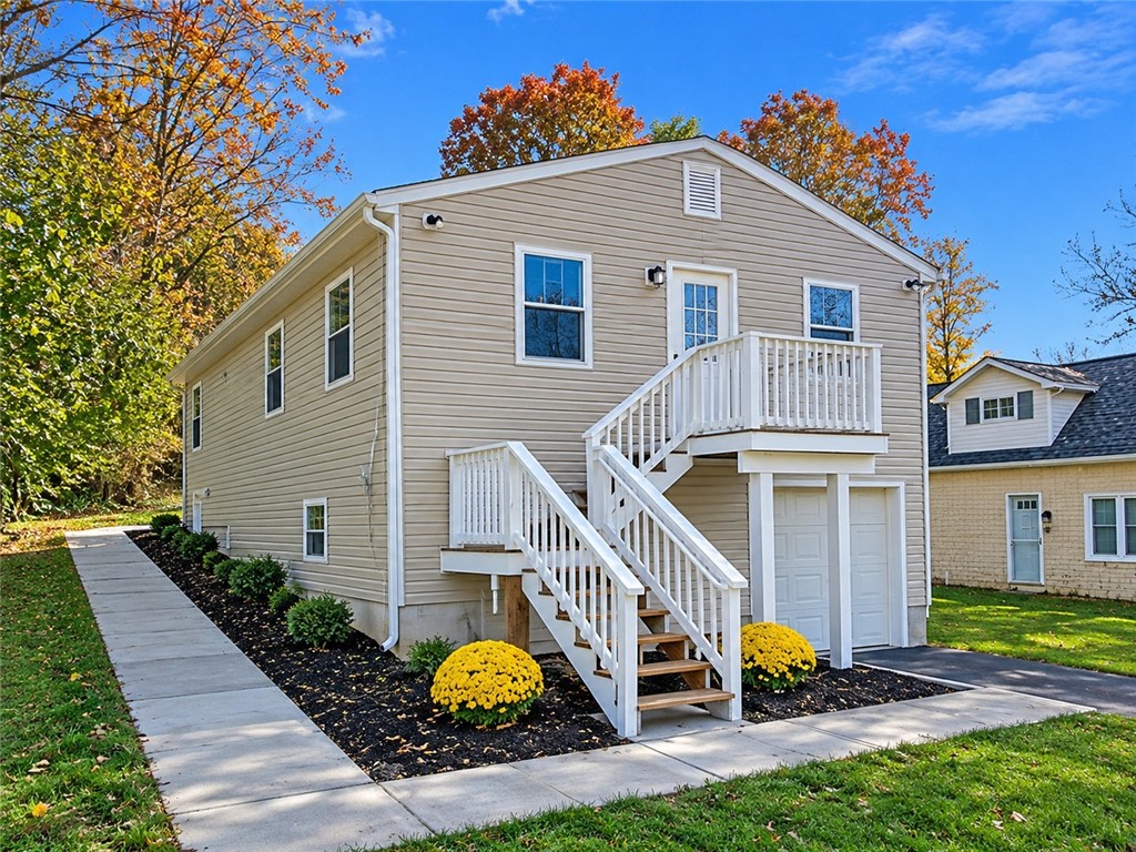 7322 Hutchinson Rd — photo 1