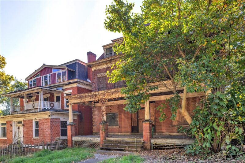 1303 Singer Pl — photo 2