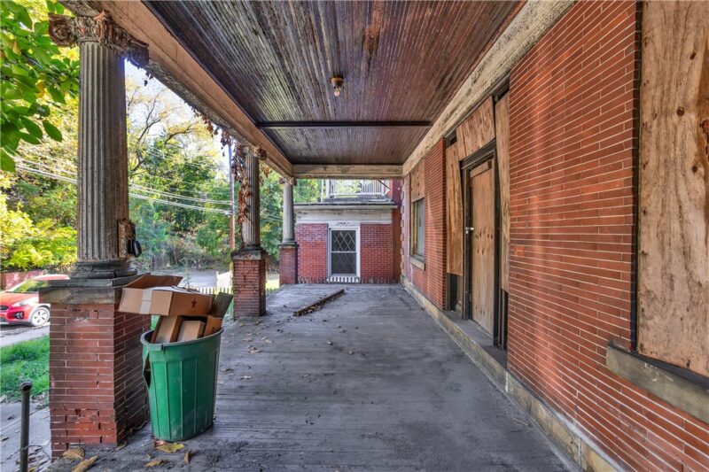1303 Singer Pl — photo 4