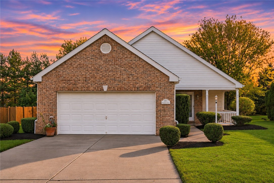 1057 Maplewood Dr — photo 1