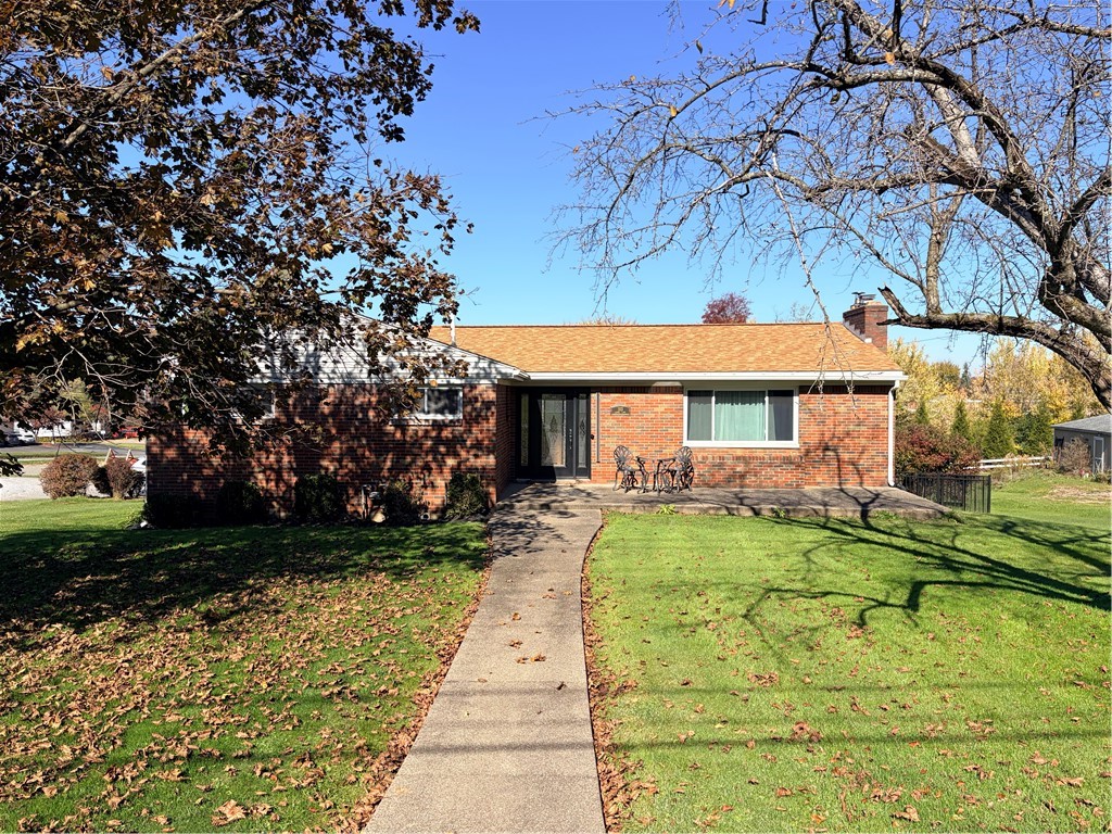 103 LAUREL LN — photo 1