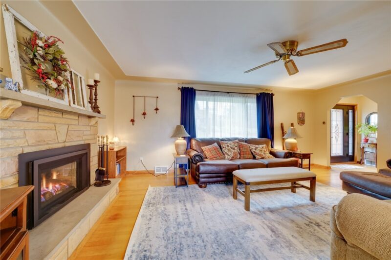 103 LAUREL LN — photo 6