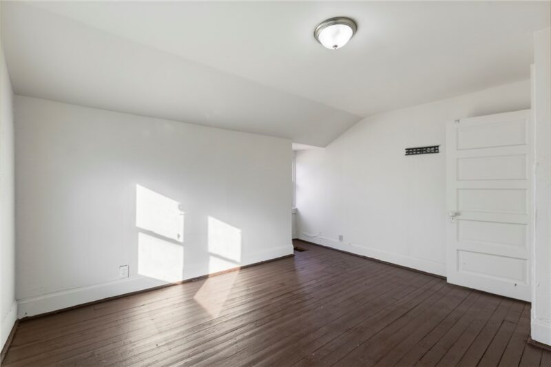 206 Moore Ave — photo 3