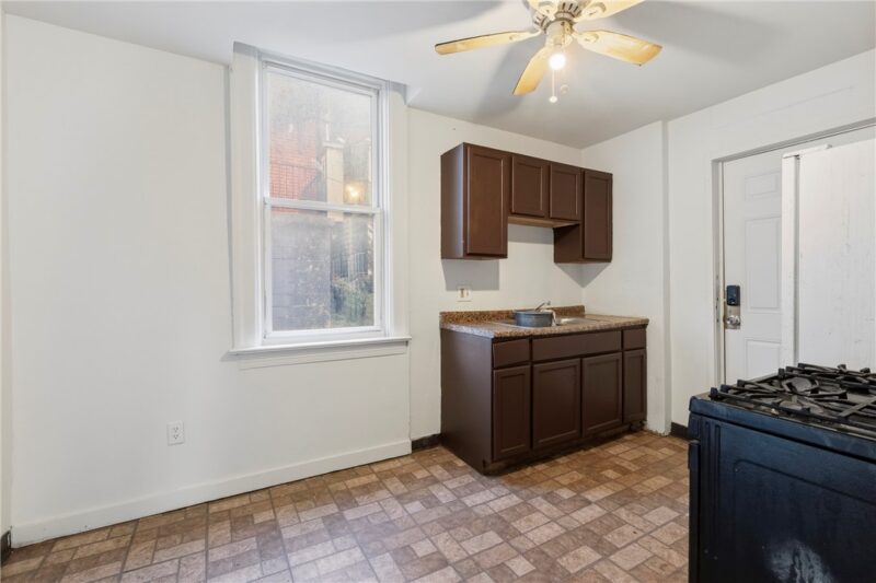 206 Moore Ave — photo 5