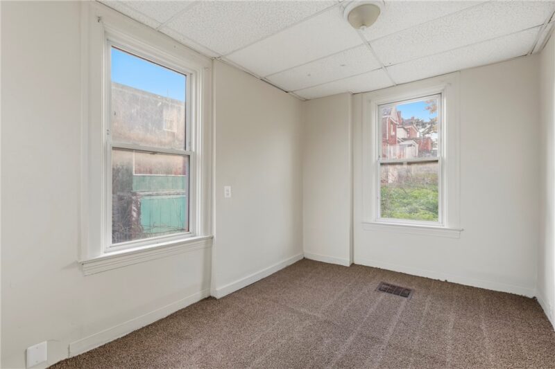206 Moore Ave — photo 7