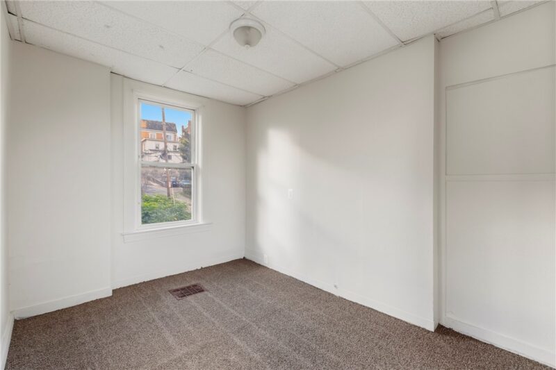 206 Moore Ave — photo 8