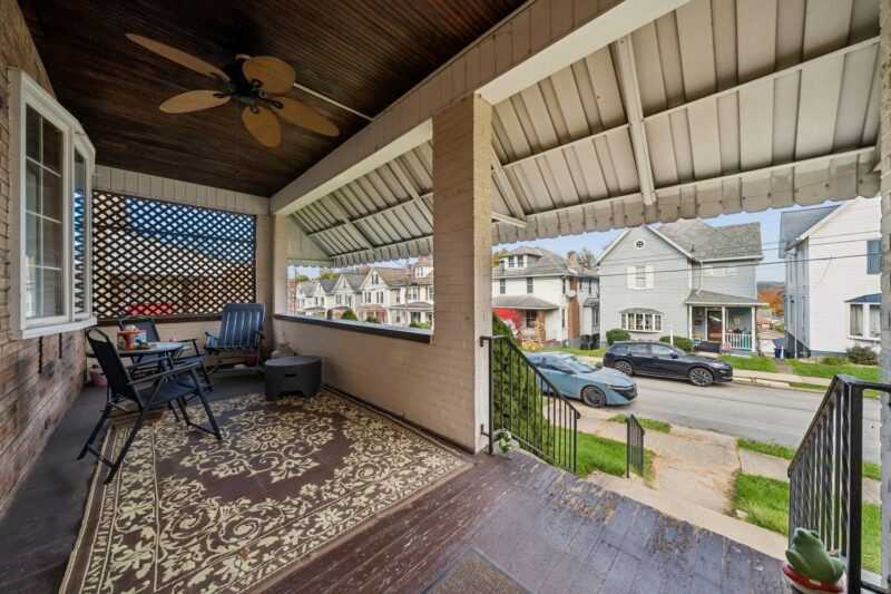 316 Center Ave — photo 4