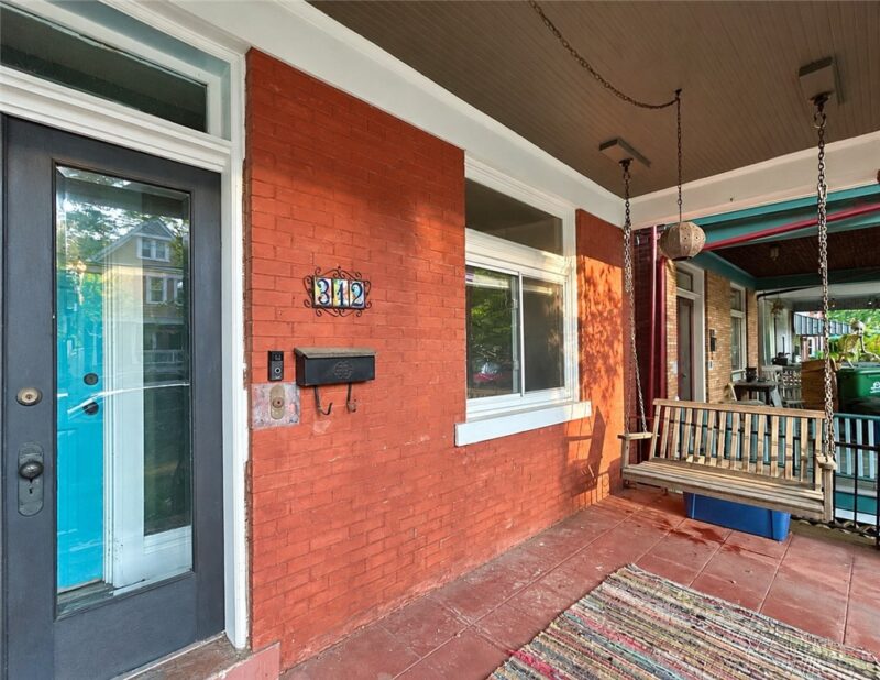 312 West St — photo 3