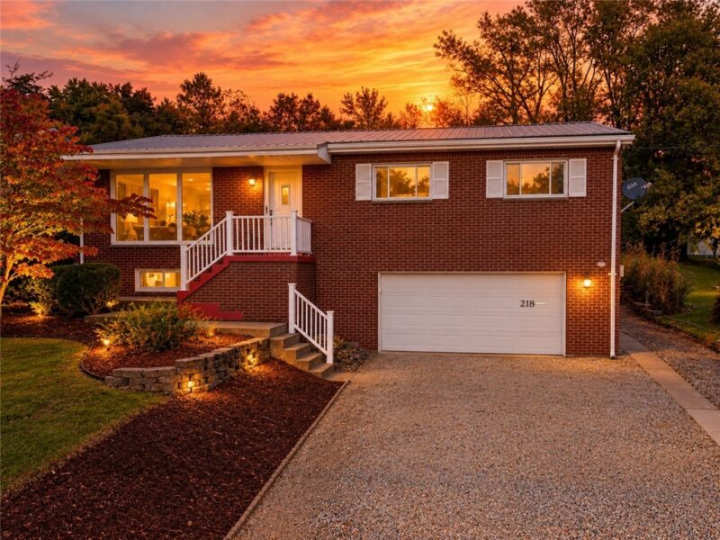 218 MCKENZIE DR — photo 2