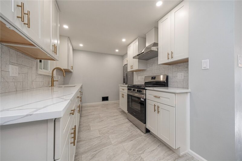 218 MCKENZIE DR — photo 3