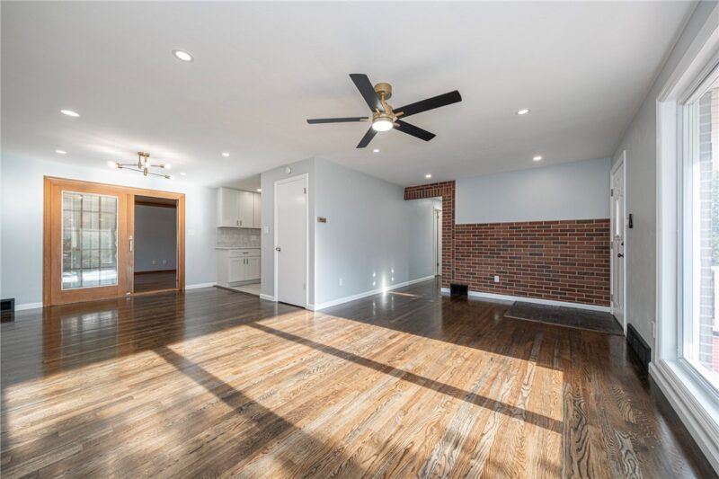 218 MCKENZIE DR — photo 6