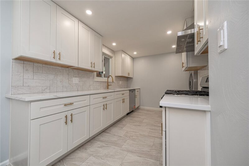 218 MCKENZIE DR — photo 7