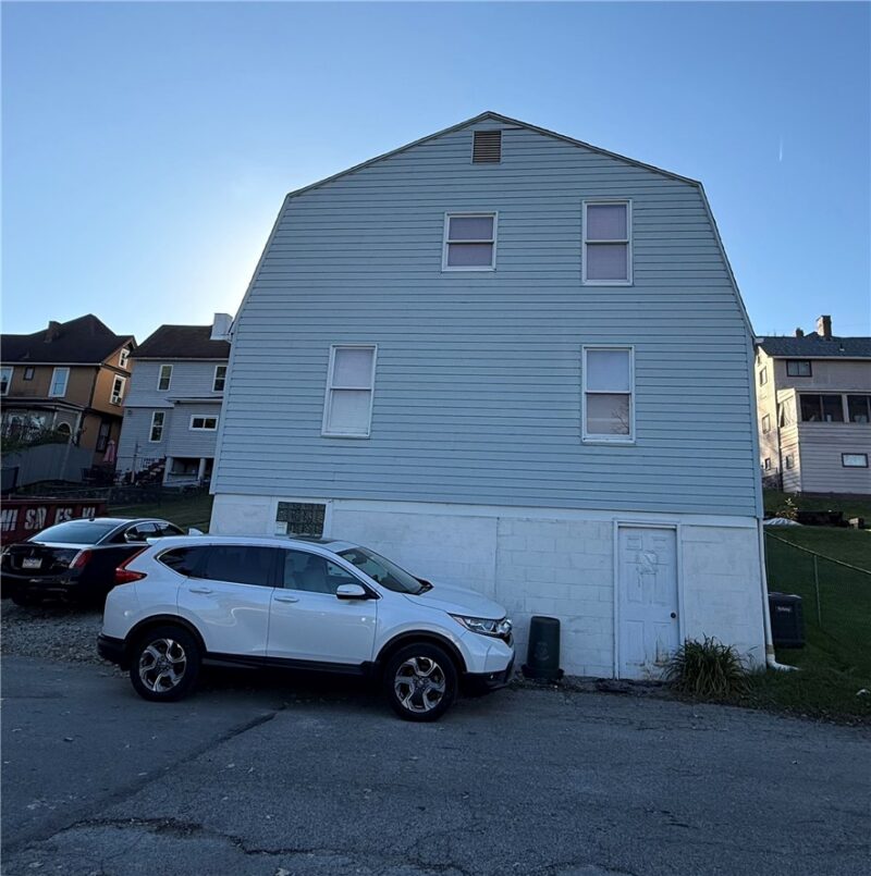 432 Holmes Way — photo 4